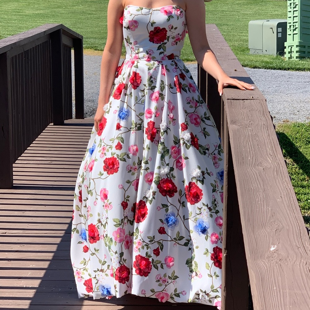 Sherri Hill Prom Dress